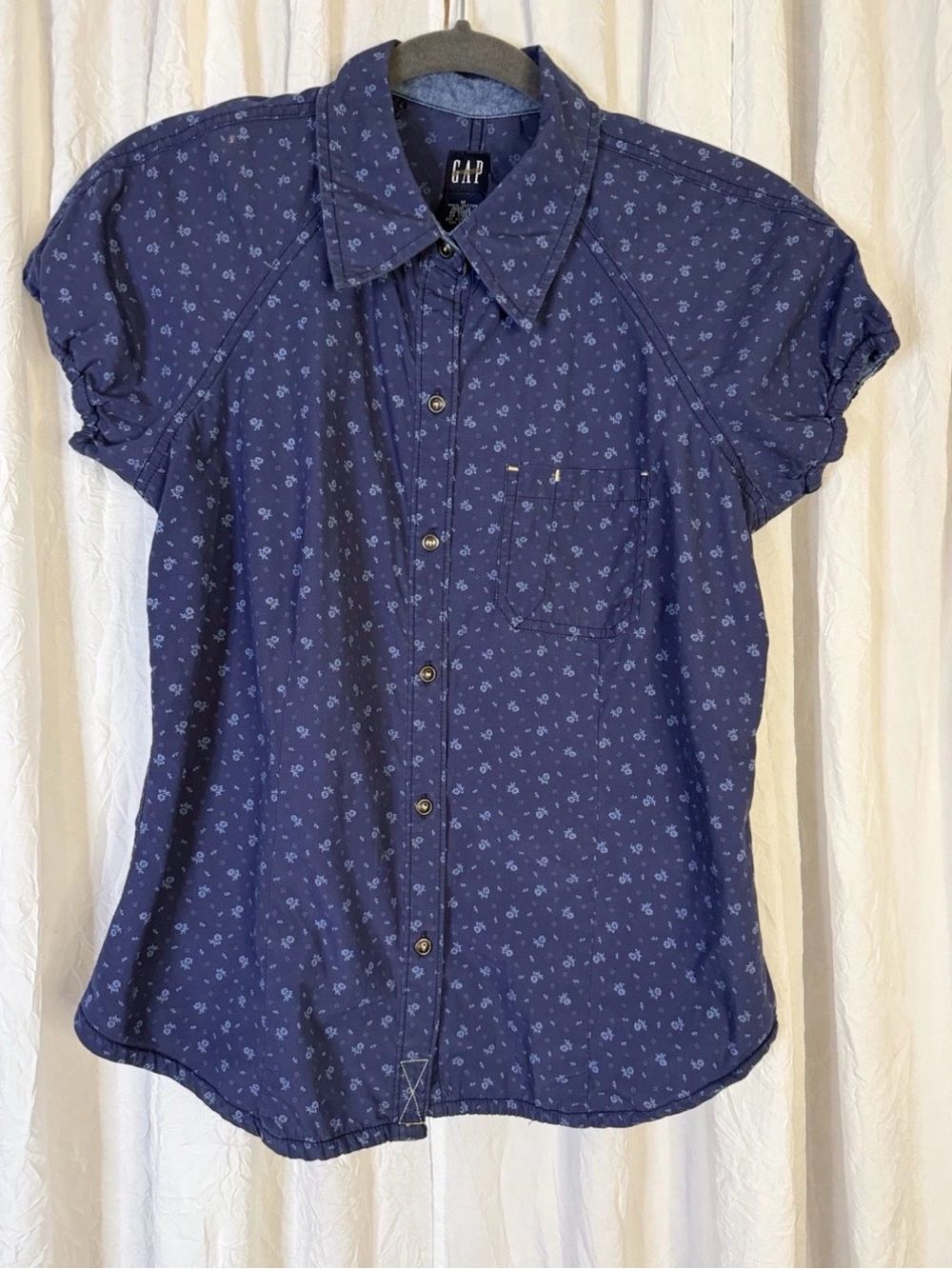 GAP Navy Blue Short-Sleeve Button-Up Shirt with Micro Floral Print